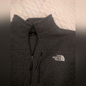 Men's North Face quarter zip